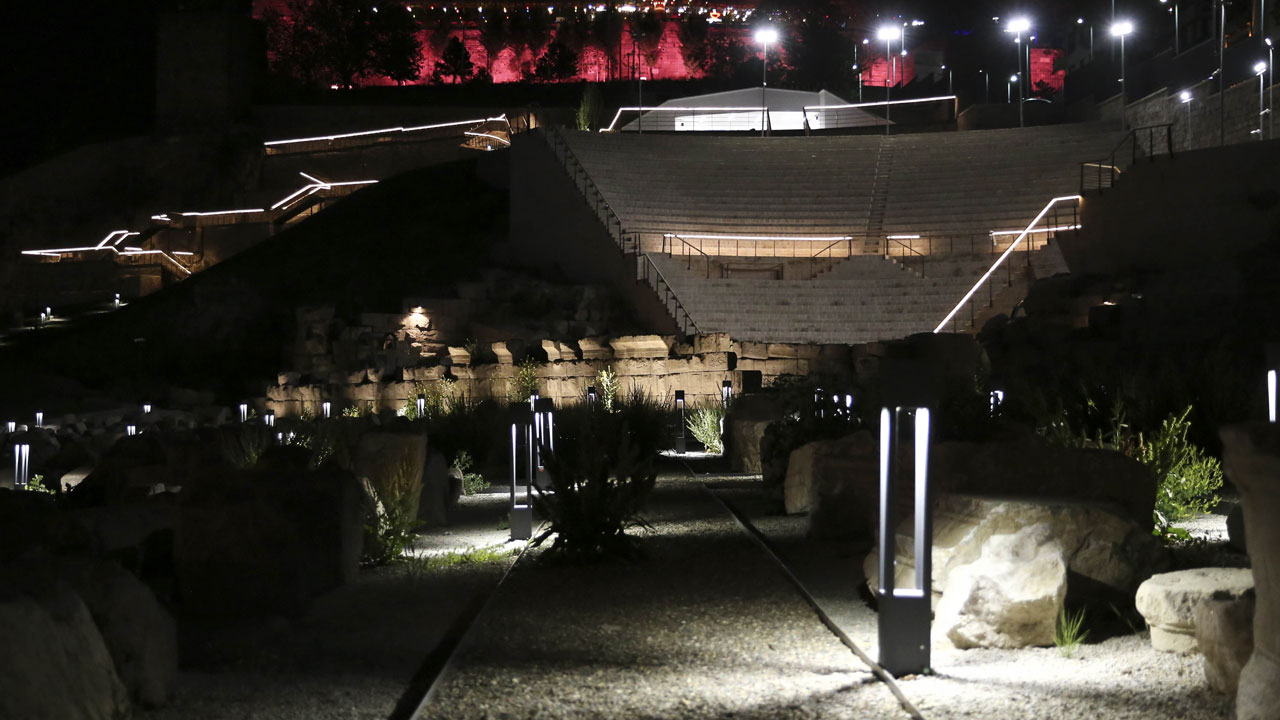 “Roma Tiyatrosu ve Arkeopark Projesi”nde restorasyon çalışmaları tamamlandı