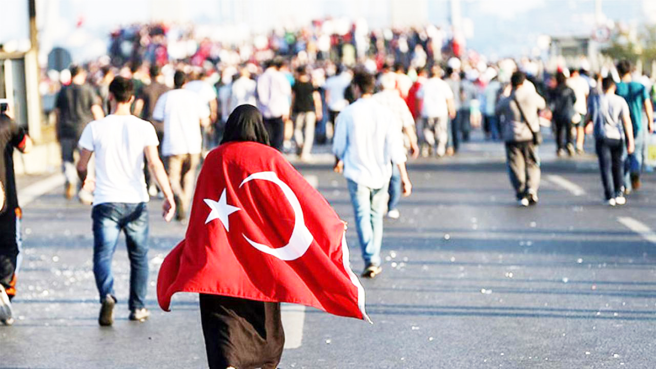 FETÖ'nün hain darbe girişiminin üzerinden: 9 YIL GEÇTİ