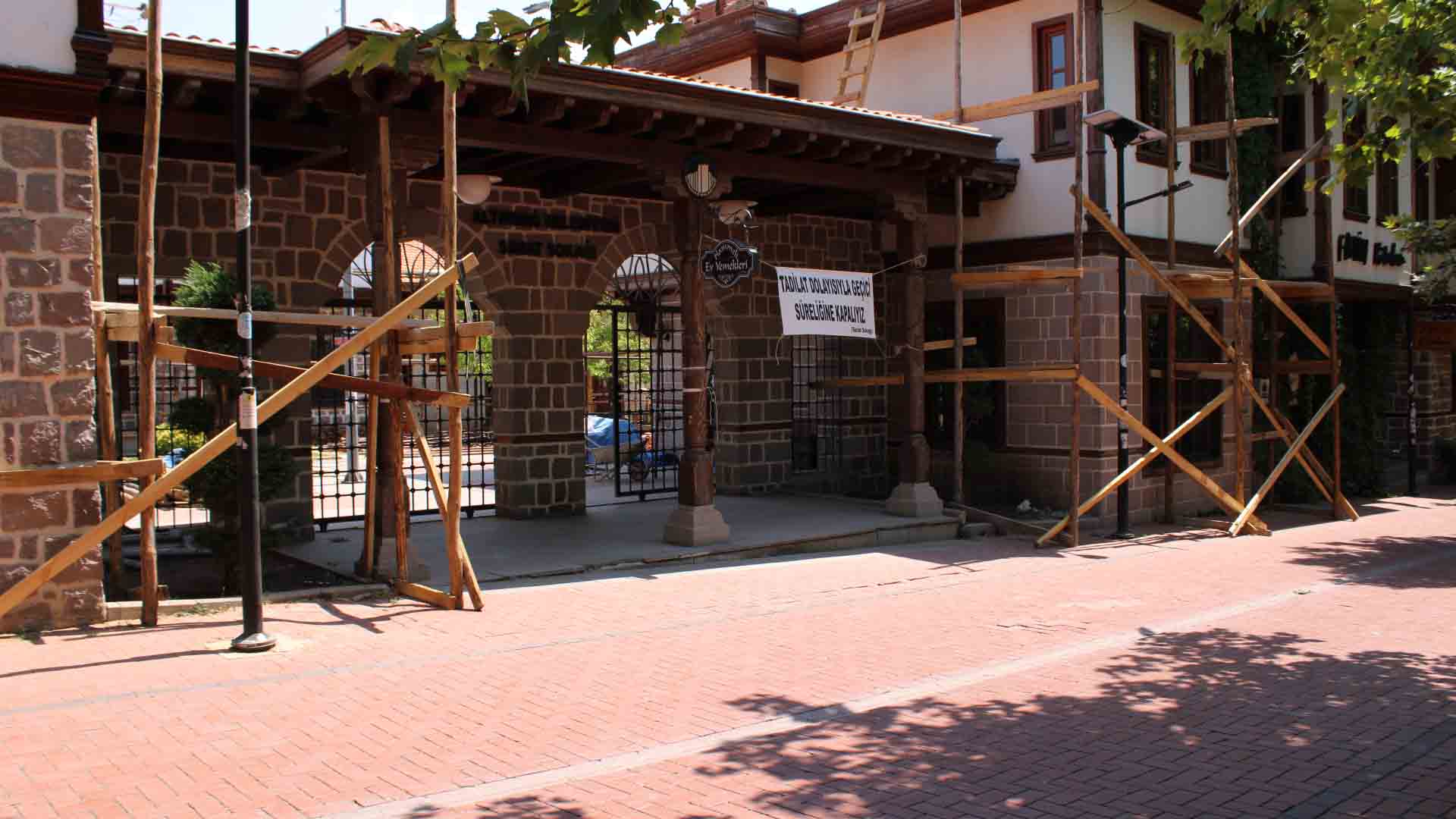 Hamamönü'nde tadilat: Sanat Sokağı geçici olarak kapatıldı
