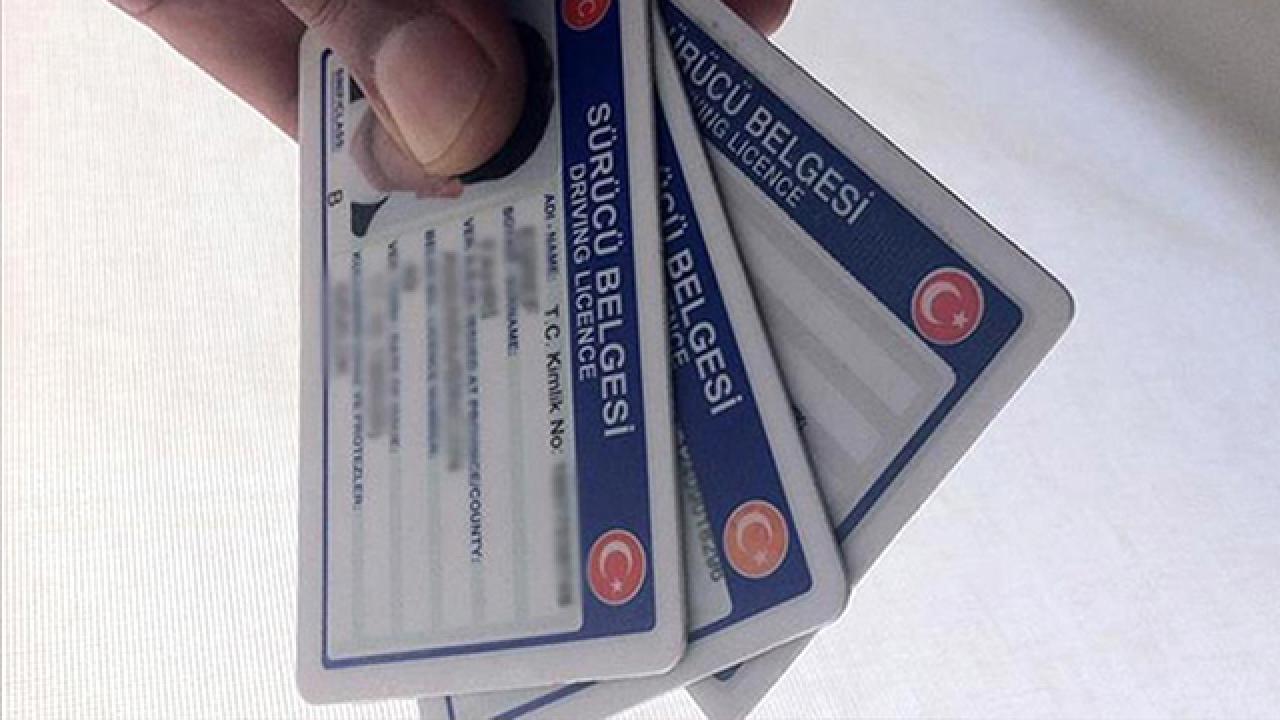 Eski tip ehliyetler geçersiz sayılacak! SÜRE YARIN DOLUYOR