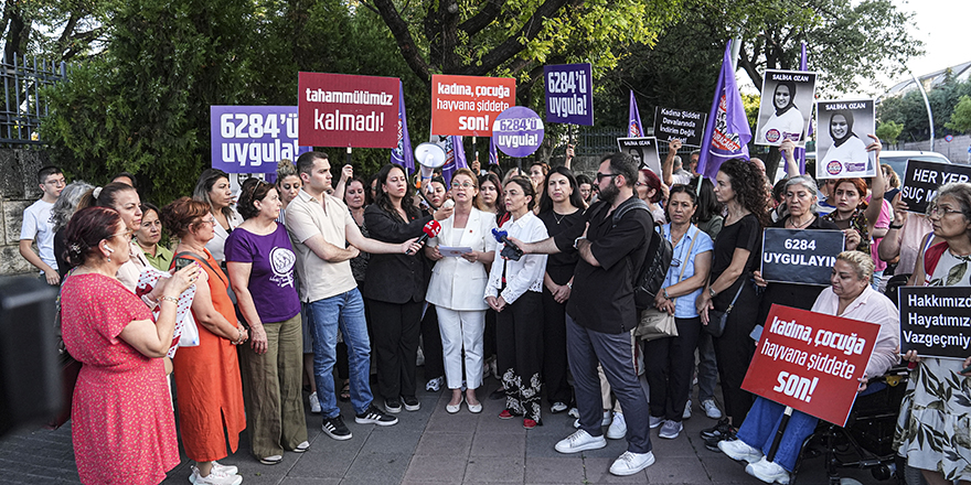 CHP Kadın Kolları, kadın cinayetlerini protesto etti