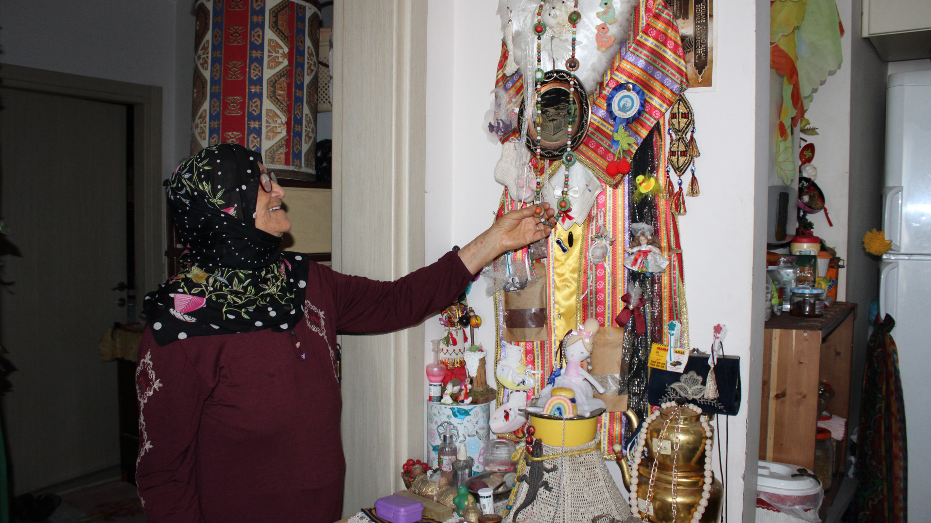Evini adeta bir müzeye dönüştürdü: Gören çocukluğuna dönüyor