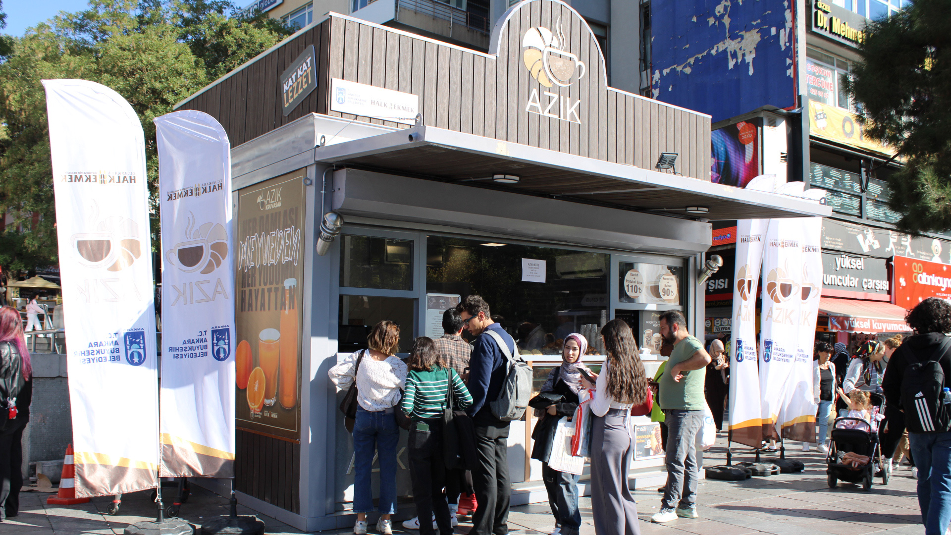 Ankara Büyükşehir Kızılay’da kruvasan dükkanı açtı