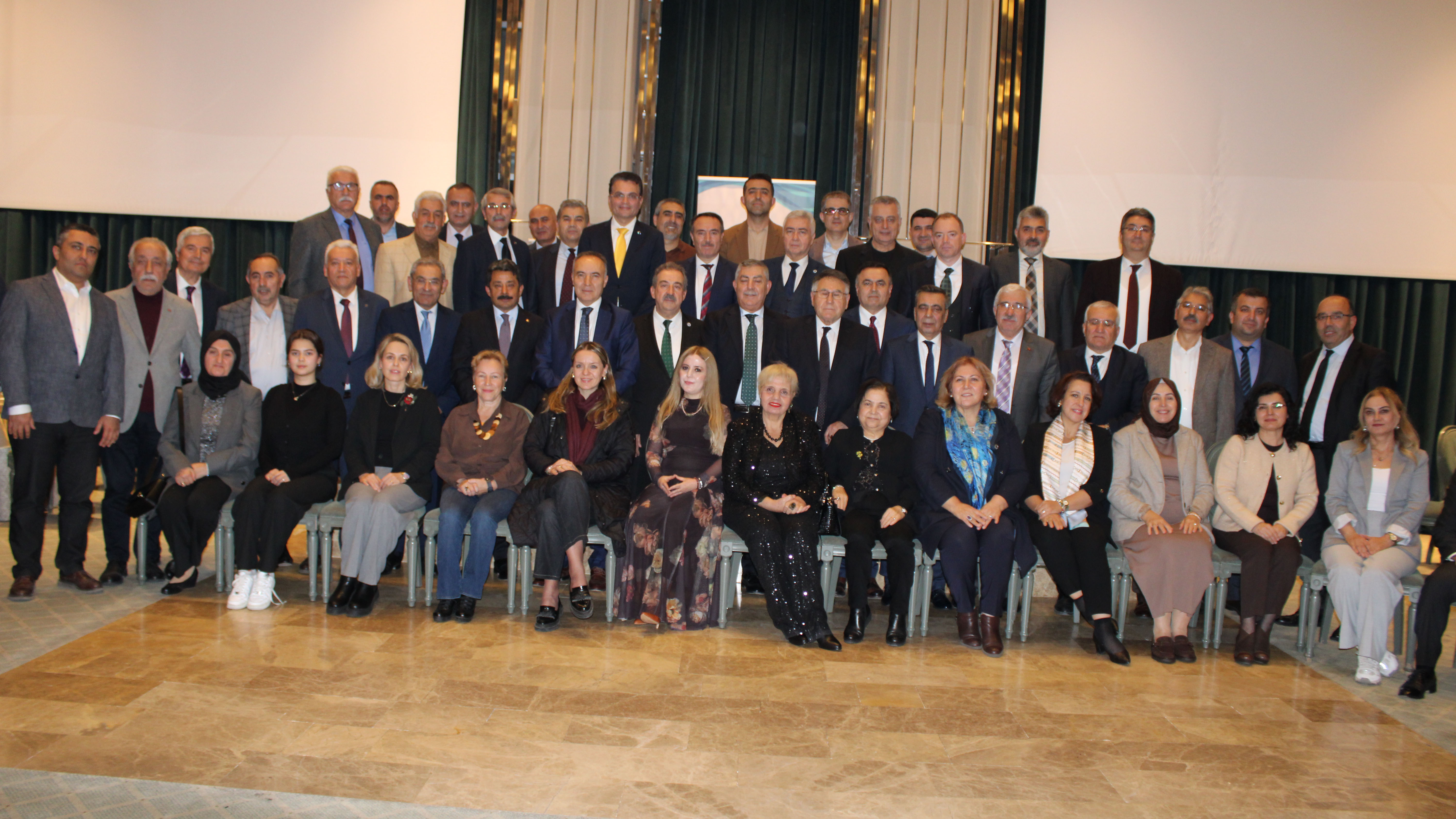 Kırşehirli Eğitimciler Derneği 24 Kasım Öğretmenler Günü yemeğinde buluştu