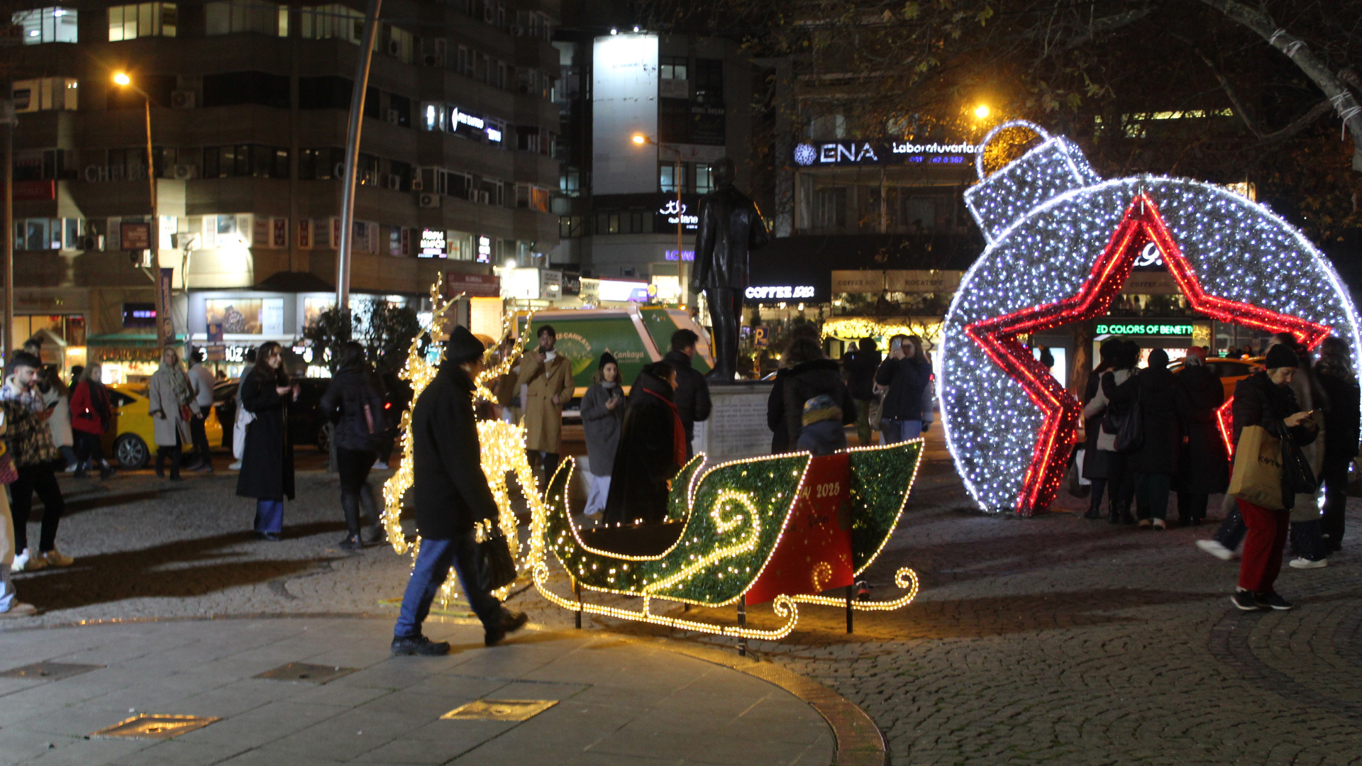 Başkentin gözde parkı, yeni yıla merhaba dedi