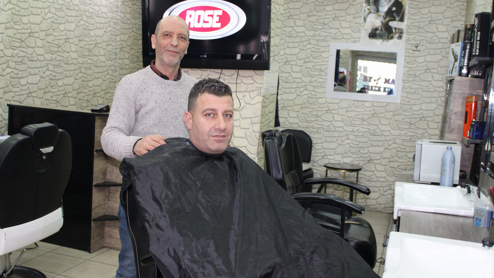 Tarife masada kaldı: Berberler kendi makasını konuşturdu