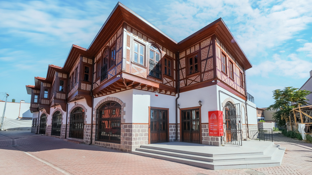 Ankaralıların Geleneksel Aksesuarları Müzede: Ziyaretçilerin İlgi Odağı