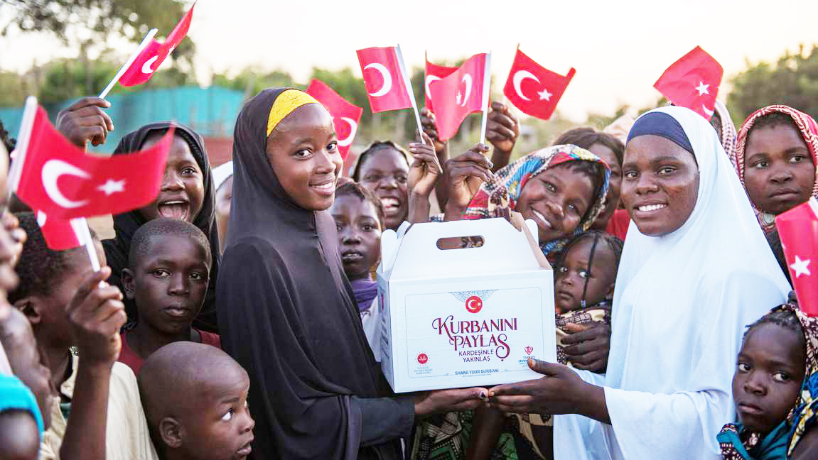 149 ÜLKEYE YARDIM TAŞIDI