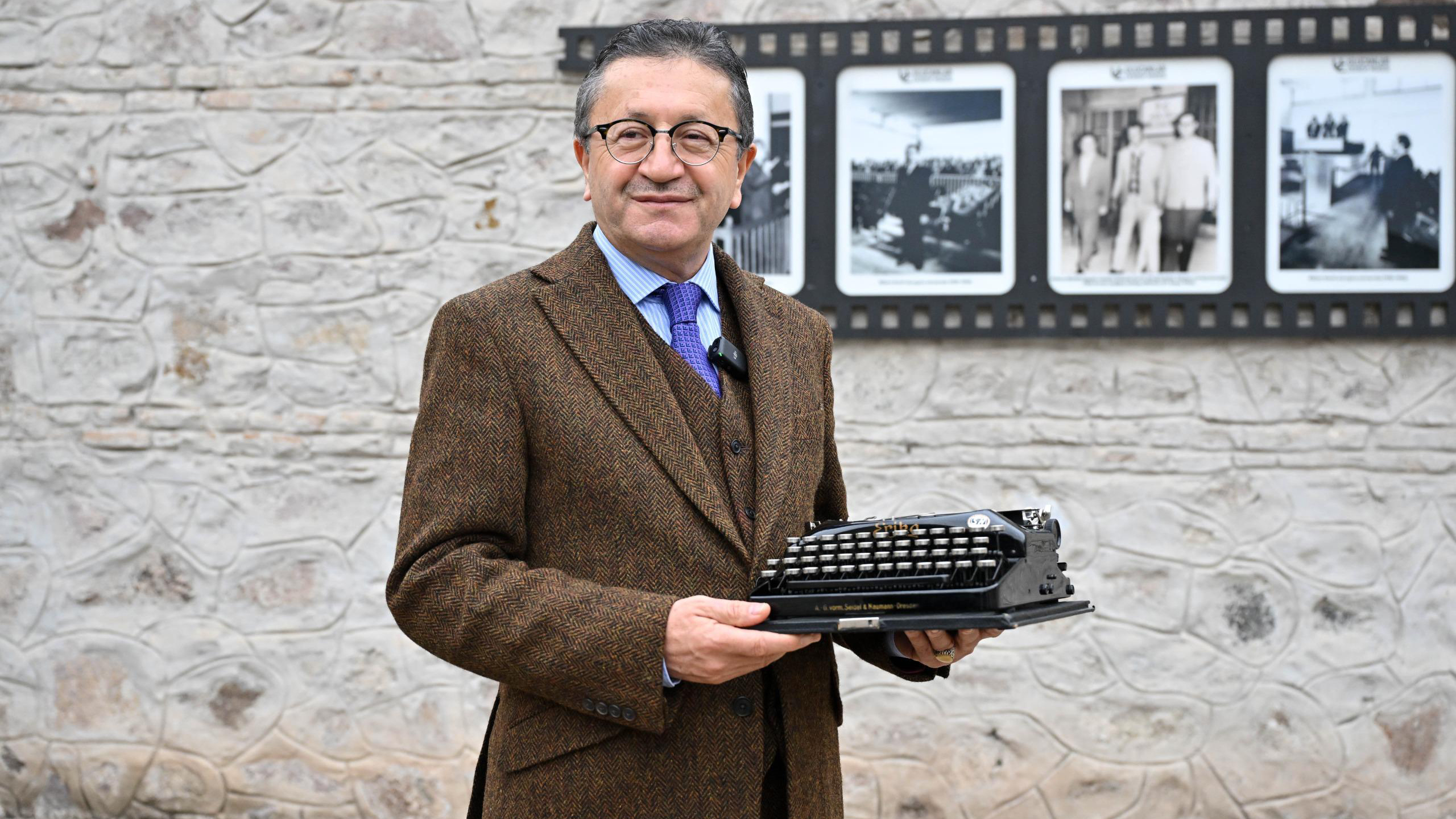 Ecevit’in 70 yıllık daktilosu Ulucanlar’da: Geçici süre müzede sergilenecek