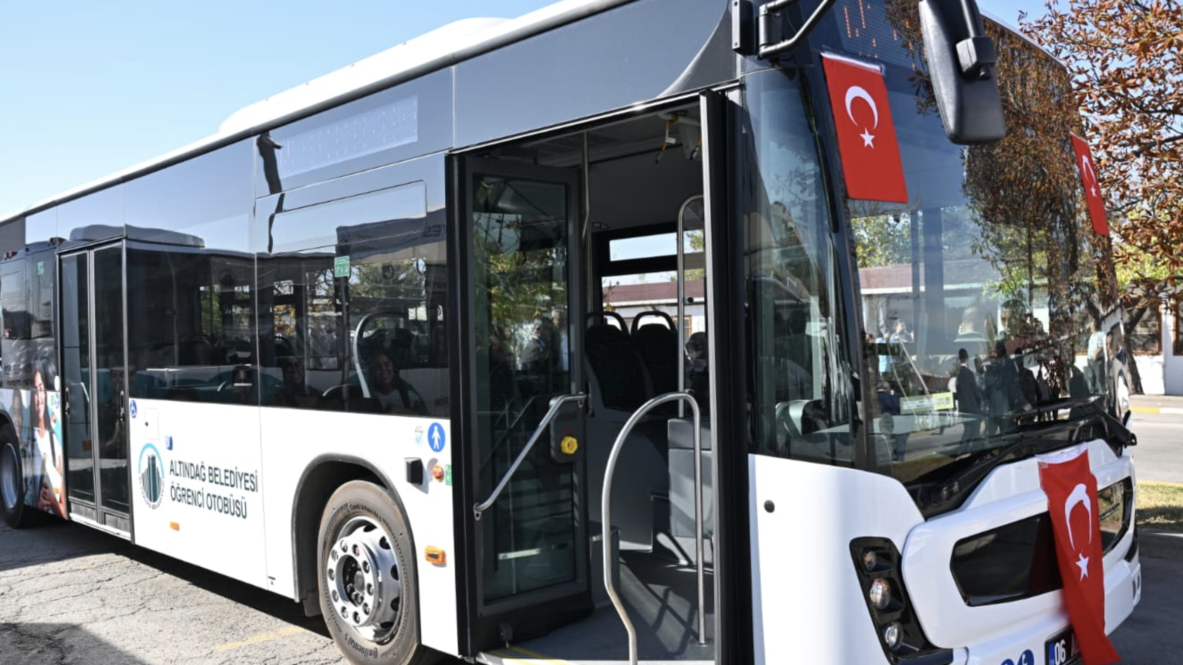 Altındağ’da ücretsiz öğrenci otobüsleri hizmete başladı: 4 bin öğrenciye ulaşım kartı verildi