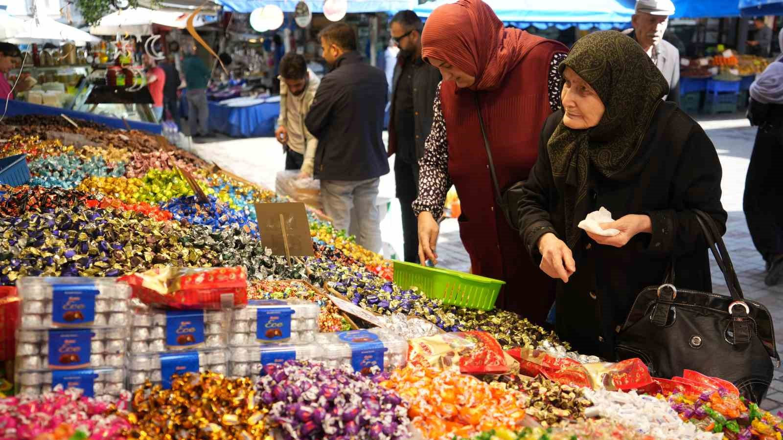 Vatandaşlar Ulus Hali’ni akın etti