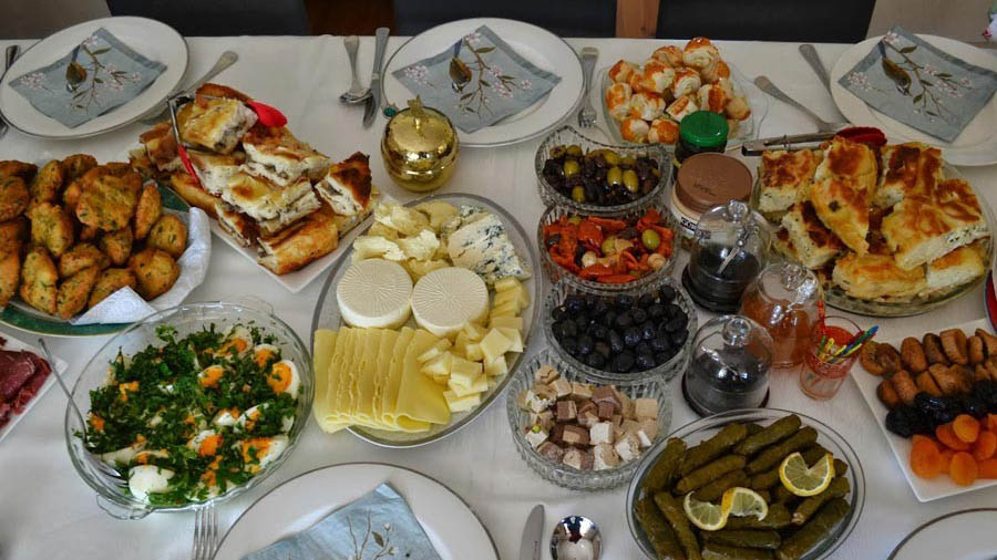 Uzman diyetisyen uyardı: Bayramda porsiyon kontrolüne dikkat