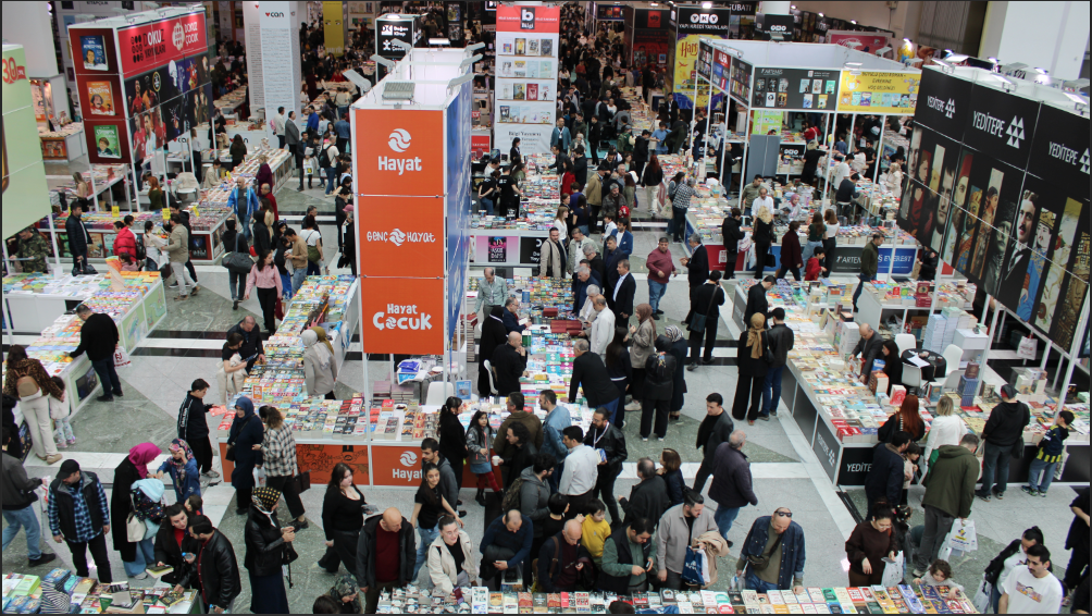 Ankara Kitap Fuarı Ziyaretçi Akınına Uğruyor: 12 Nisan’a kadar devam edecek
