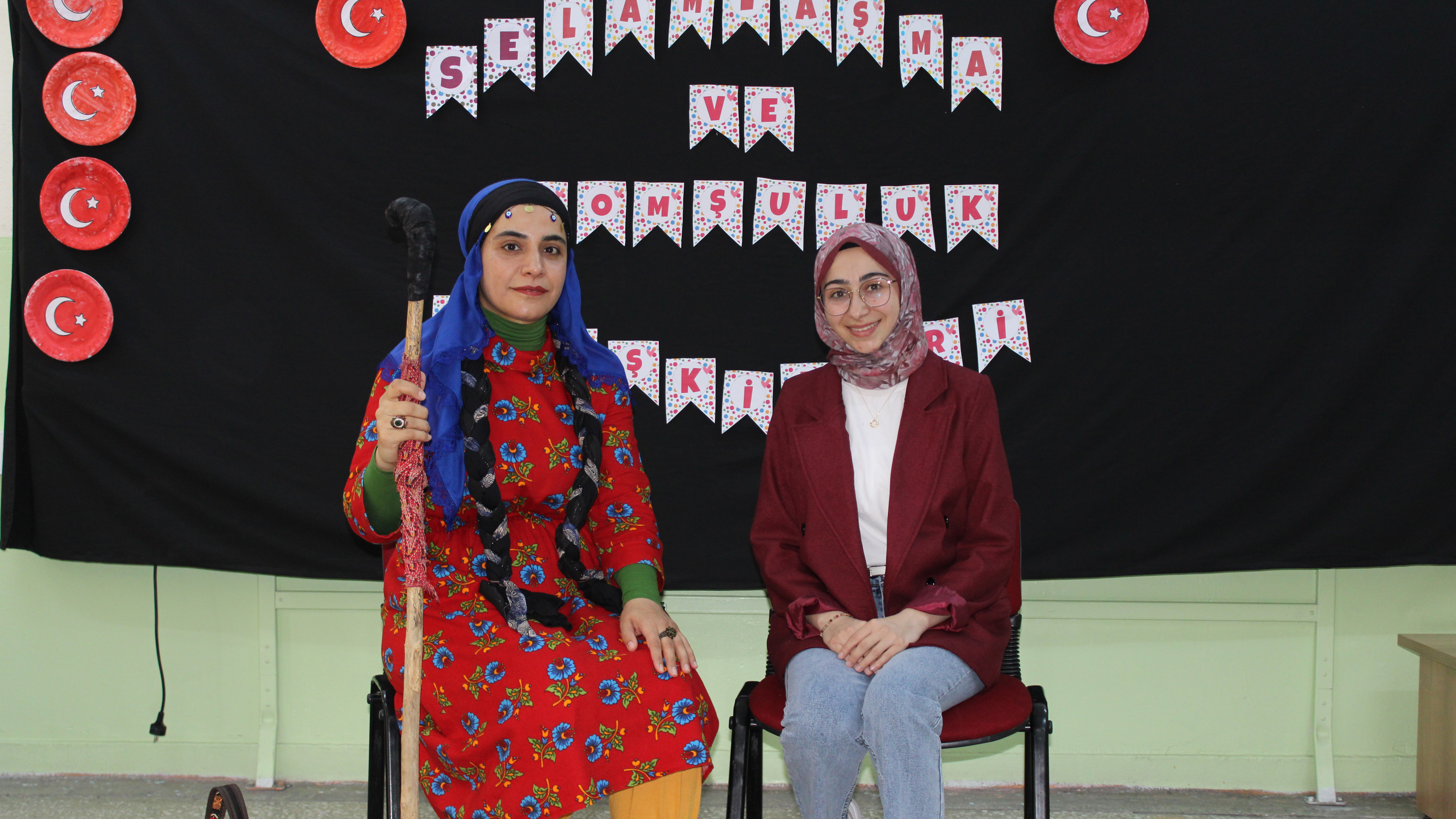 Meddahlığın tek kadın sesi: Geleneği yaşatmak için okul okul geziyor