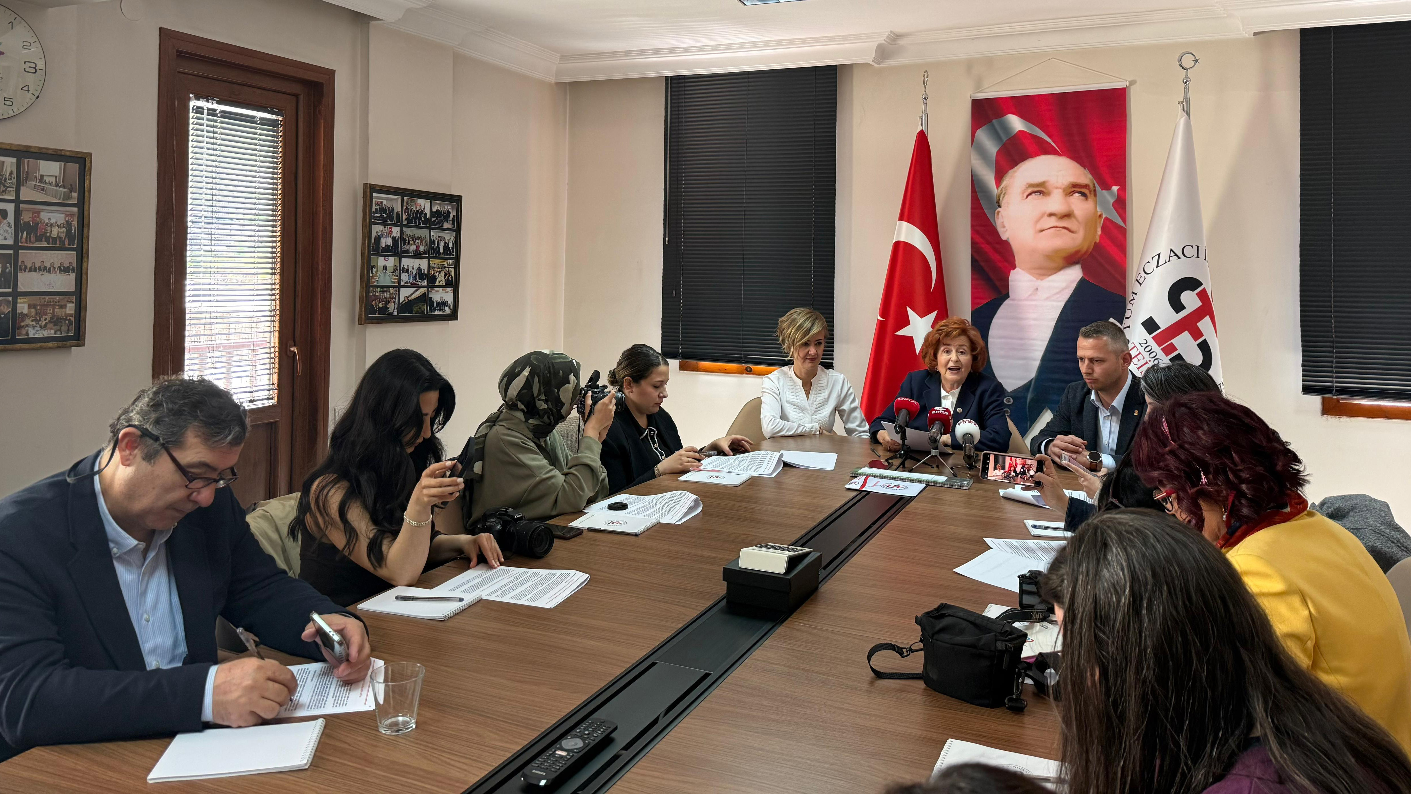 TEİS Genel Başkanı Nurten Saydan: “İnternetten asla ilaç almayınız”