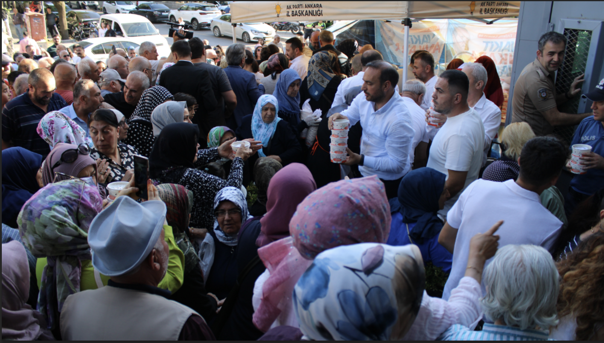 Aşure kazanları birlik için kaynadı