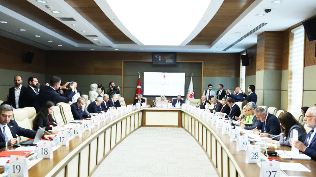 Af  komisyondan geçti