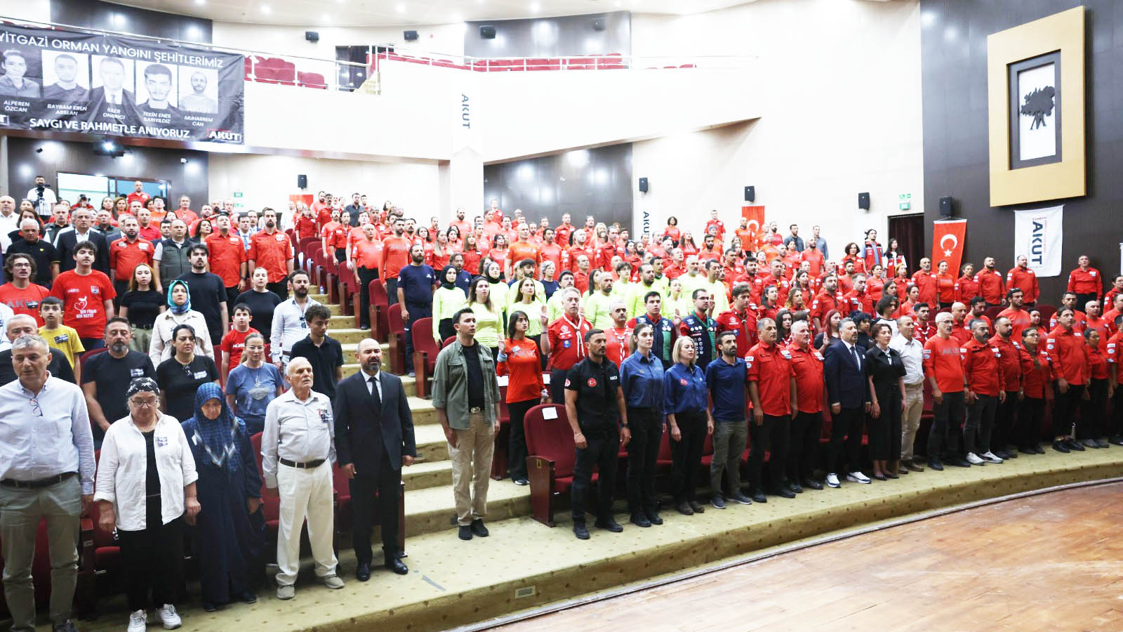 ŞEHİTLERE ANLAMLI VEFA