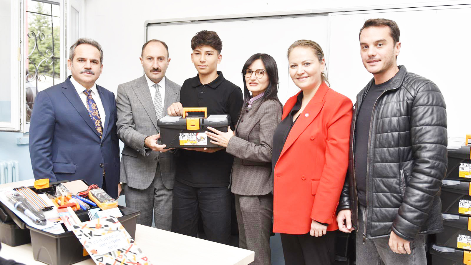 MAMAK’TA ÖĞRENCİLERE SEKTÖR DESTEĞİ