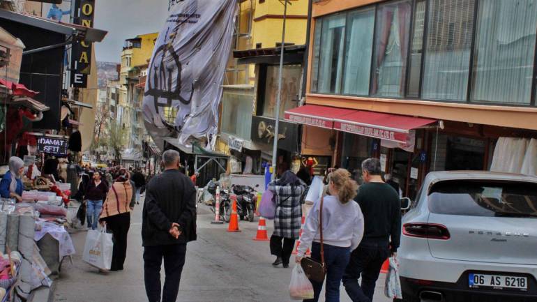 Çıkrıkçılar Yokuşu, ABB tarafından yürütülen Sokak Sağlıklaştırma ve Kentsel Tasarım Projesi kapsamında yenileniyor