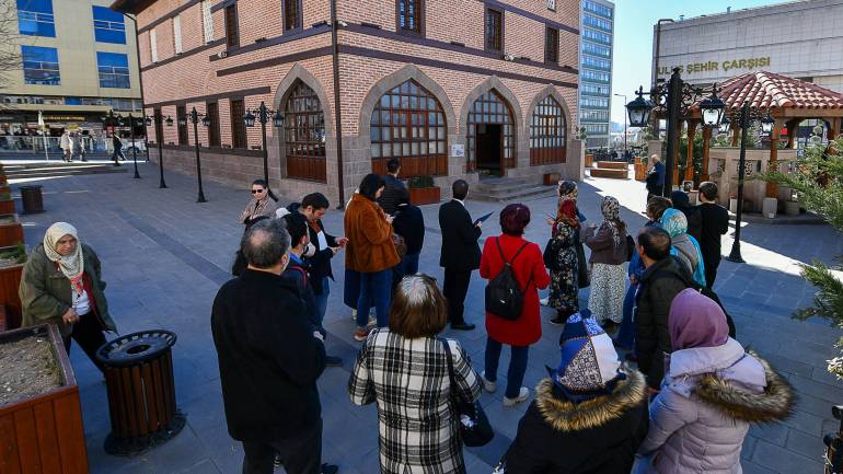 Ramazan’a özel “İnanç Rotası Gezileri” başlıyor: 8 cami, 3 türbe ziyaret edilecek