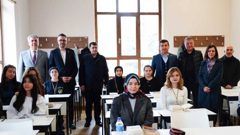 Genç kalemler Vali Şahin ile buluştu