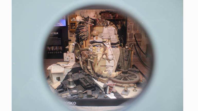 539 parça Atatürk’ün izlerini taşıyor: Rahmi Koç Müzesi’nde sergileniyor