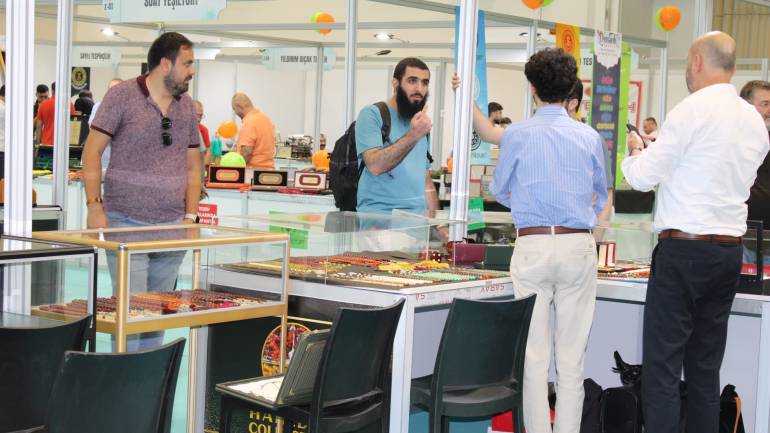 Tesbih ve antika tutkunları ATO Congresium’da buluştu: Fuar, yarın sona erecek