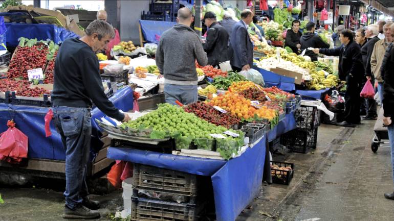 Bayram bereketi Ulus Hali’ni sardı: Vatandaşlar eksiklerini tamamlıyor