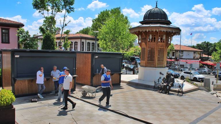 Hamamönü’ne konteynerler yerleştirildi: Turistik ürün satışı planlanıyor
