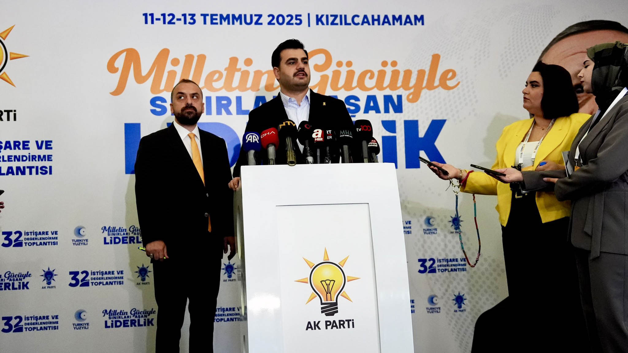 ak-parti1.jpg