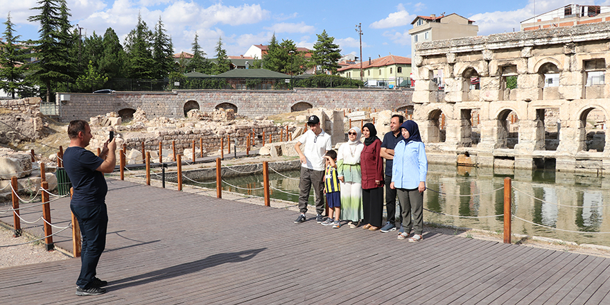 aa-20250725-38656685-38656680-kral-kizi-yaz-aylarinda-gurbetcileri-agirliyor-001.jpg