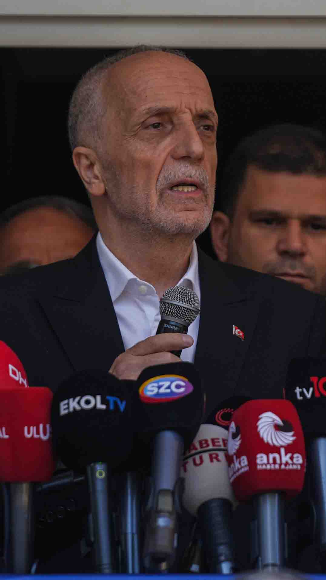 aa-20250730-38705153-38705143-turkis-genel-baskani-atalay-kamu-iscilerinin-zam-gorusmeleriyle-ilgili-konustu-001.jpg