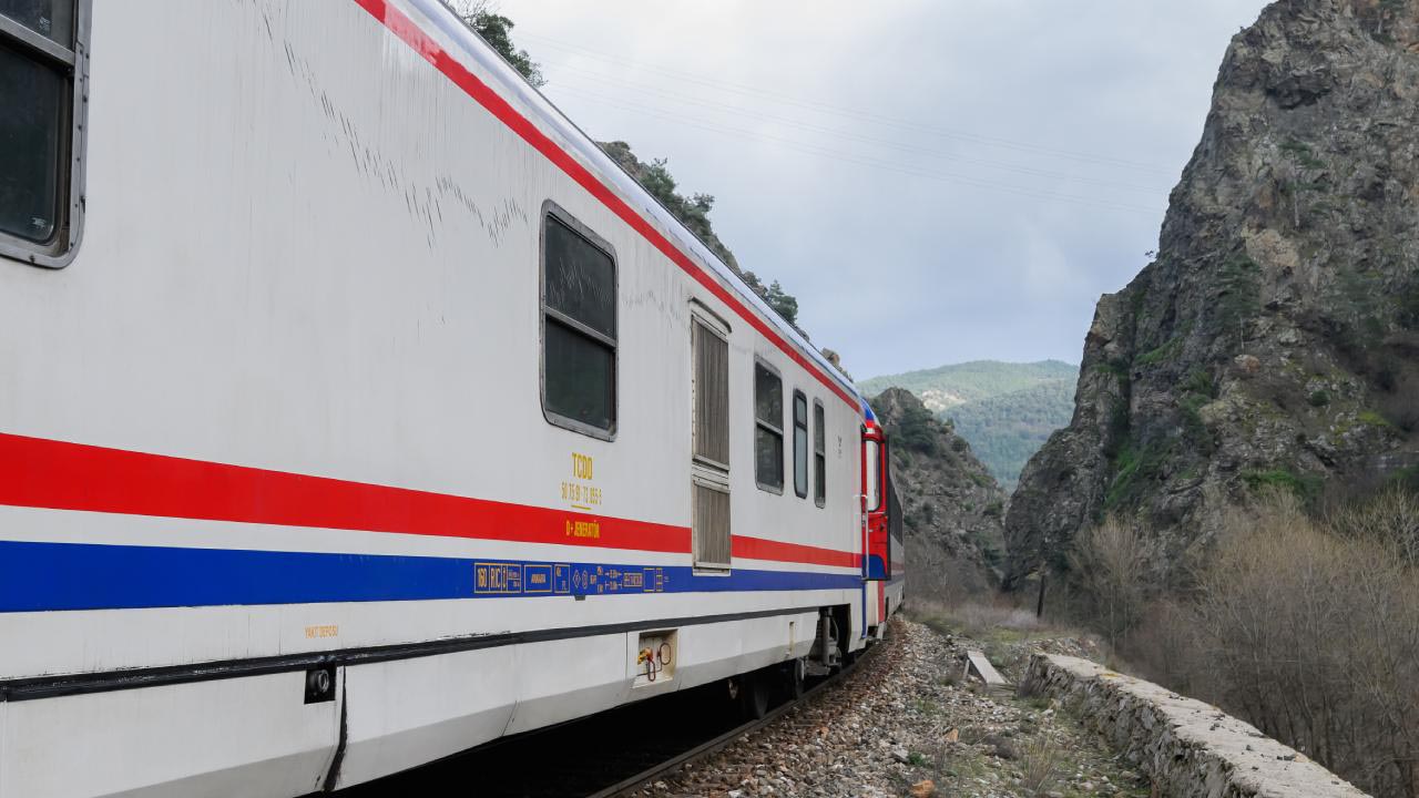 karaelmas-treni1.jpg